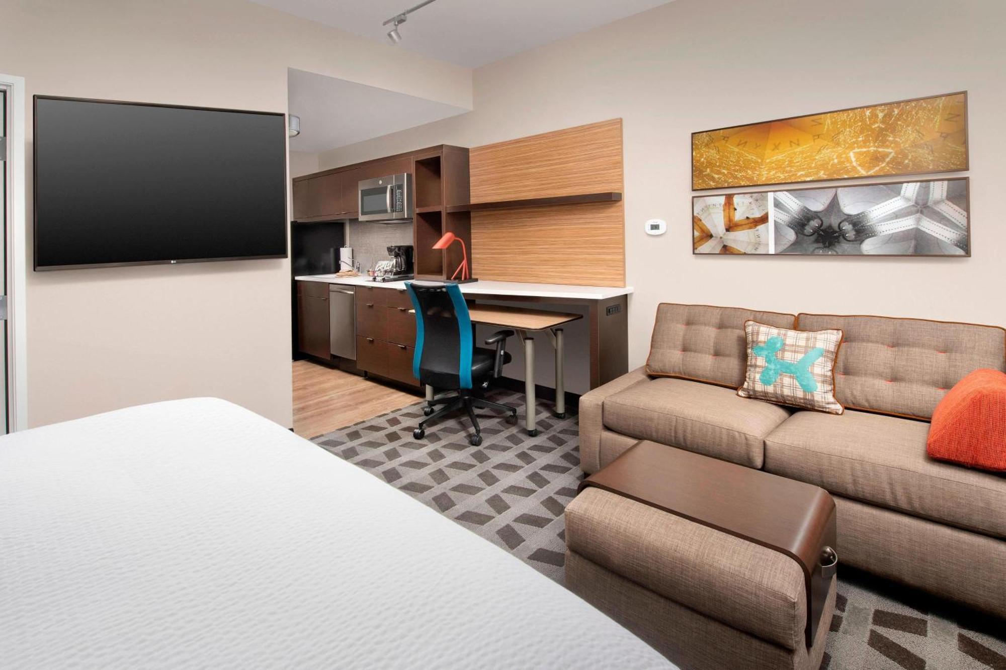Towneplace Suites By Marriott College Park Exterior photo