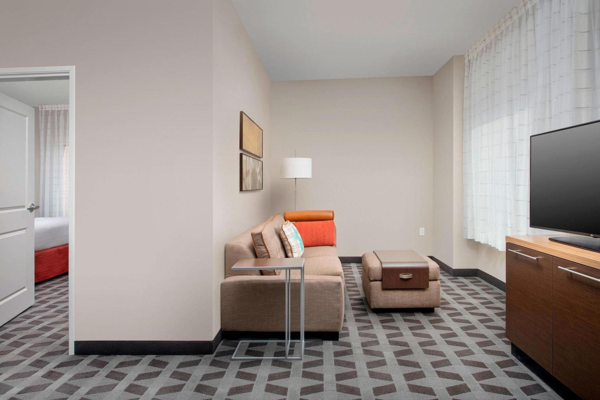 Towneplace Suites By Marriott College Park Exterior photo
