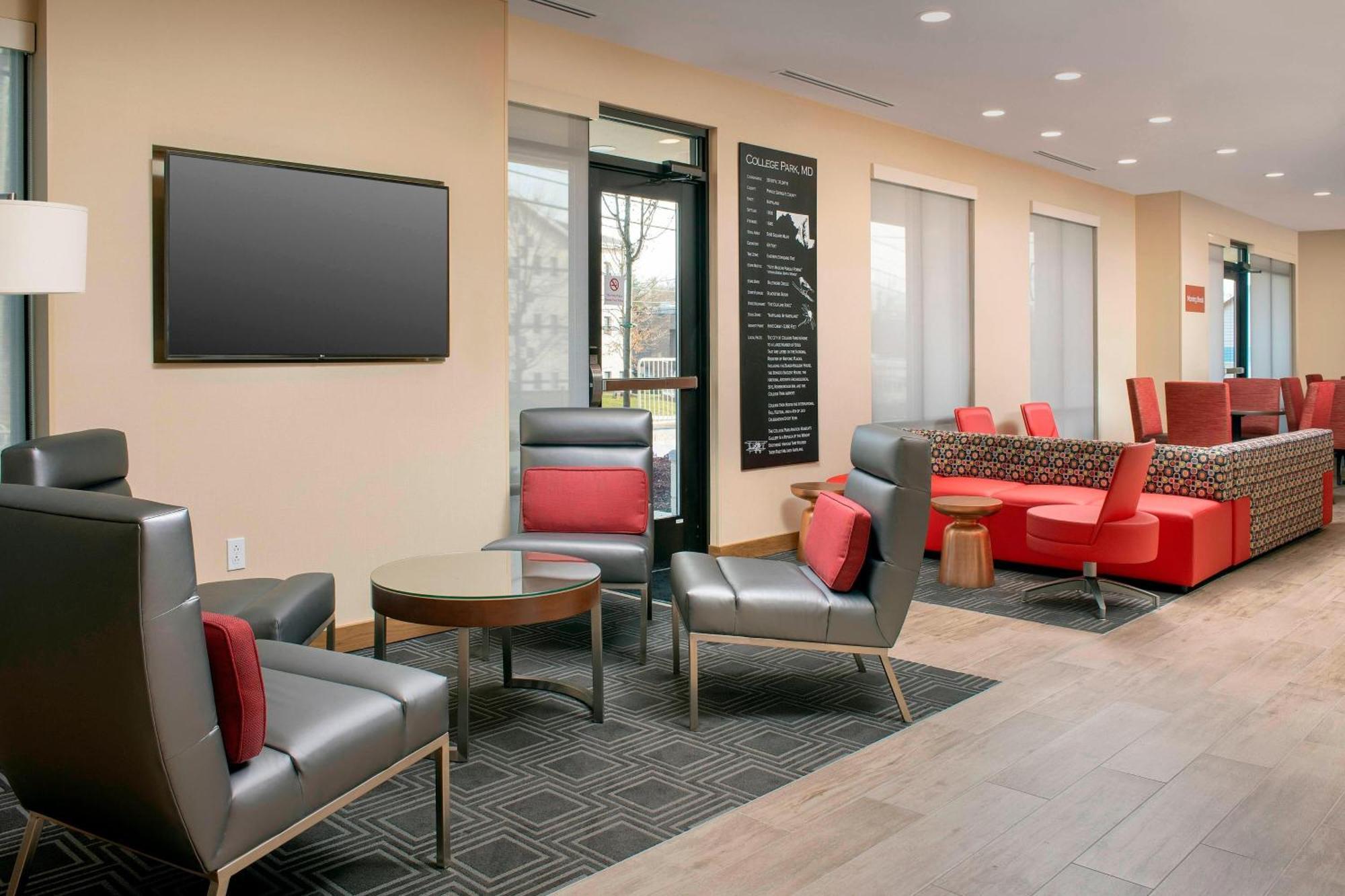 Towneplace Suites By Marriott College Park Exterior photo
